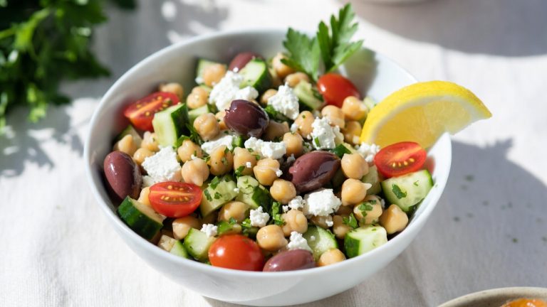 Mediterranean Chickpea Salad